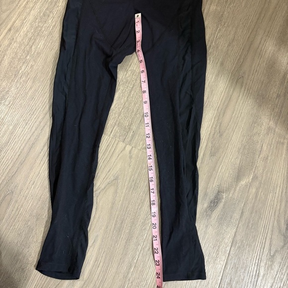 GYMSHARK Black Capri Leggings Mesh Sides Sz S/ XS Athletic Athleisure - Picture 4 of 7